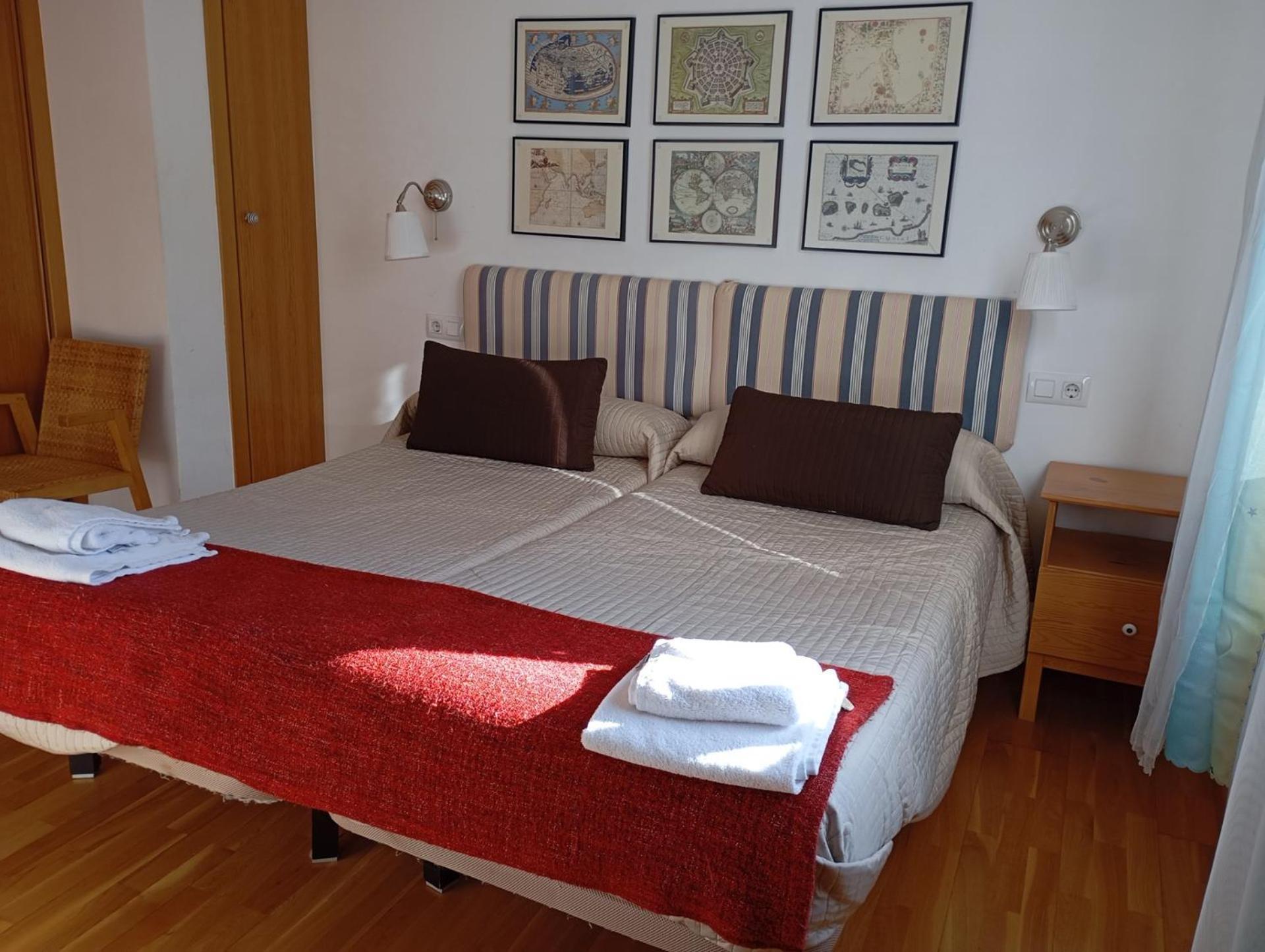 Apartamentos El Camino Villafranca Del Bierzo Exterior photo