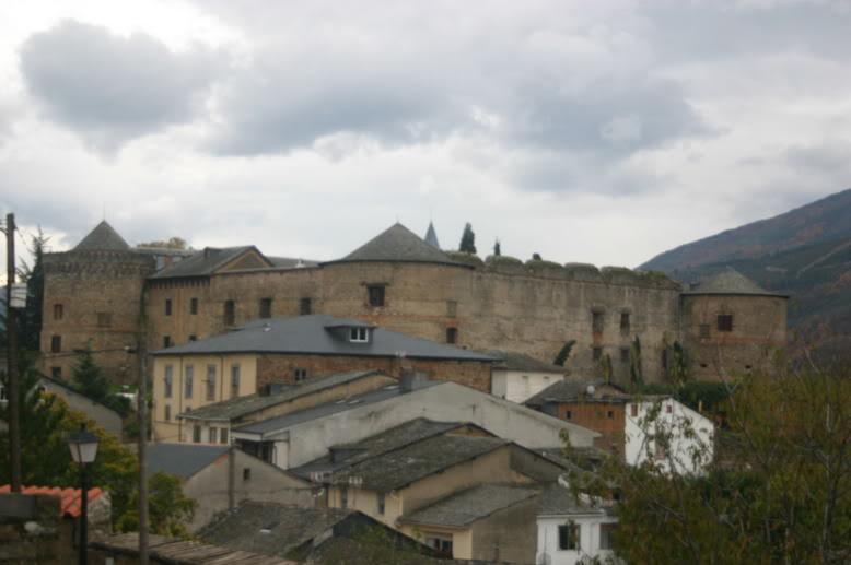 Apartamentos El Camino Villafranca Del Bierzo Exterior photo